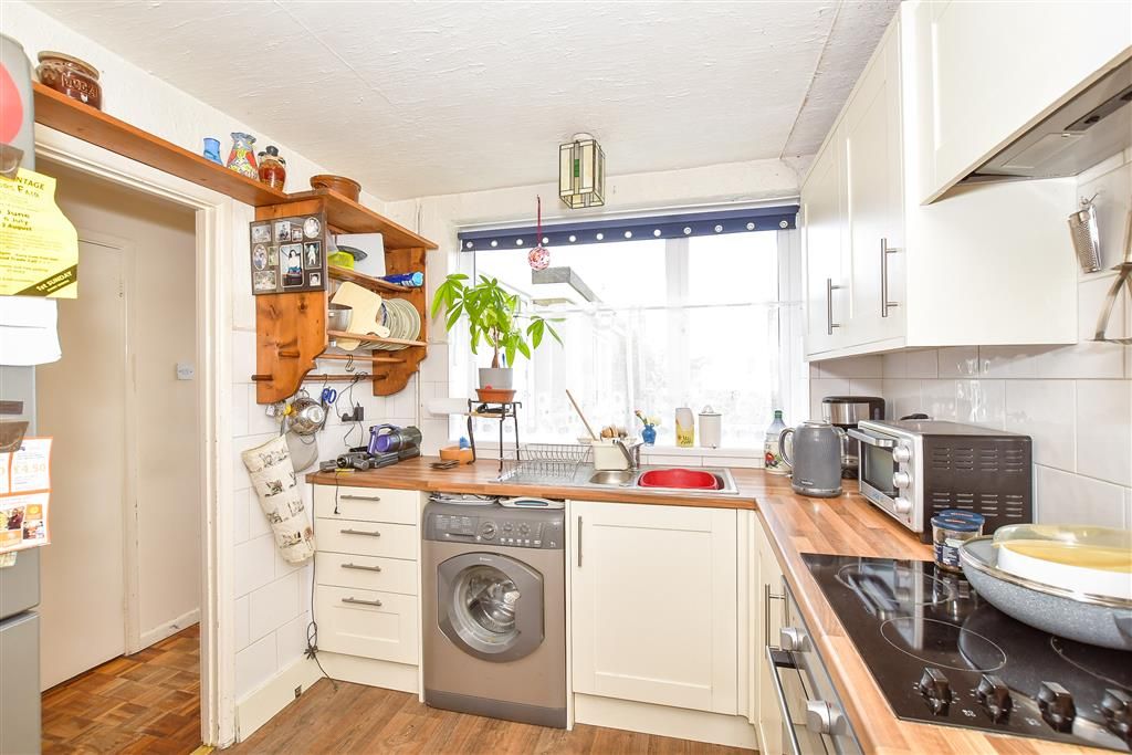 Property photo 1 of 9 Kitchen