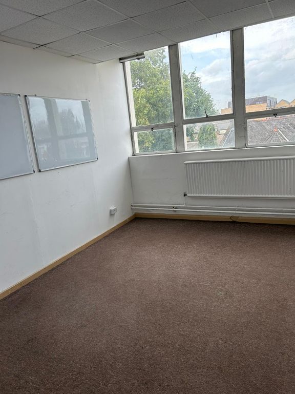 Property photo 2 of 6 Capho Z4C-2