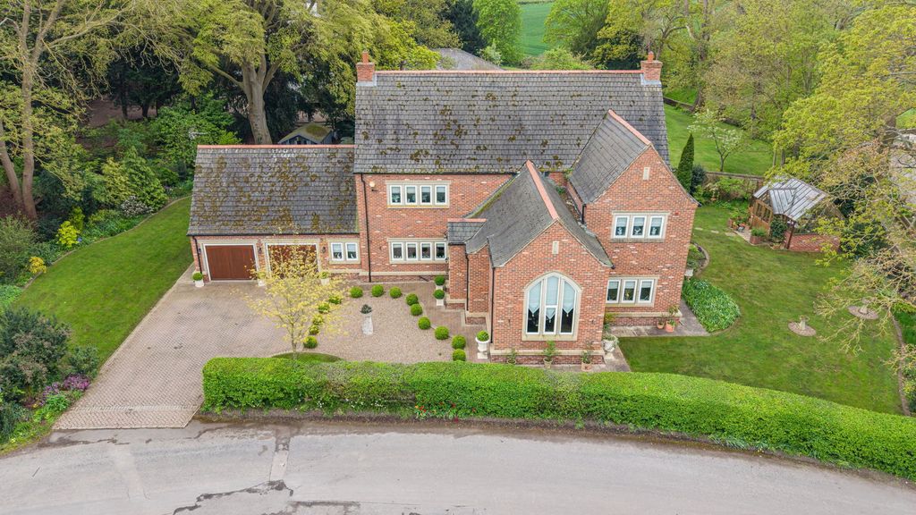 Property photo 1 of 33