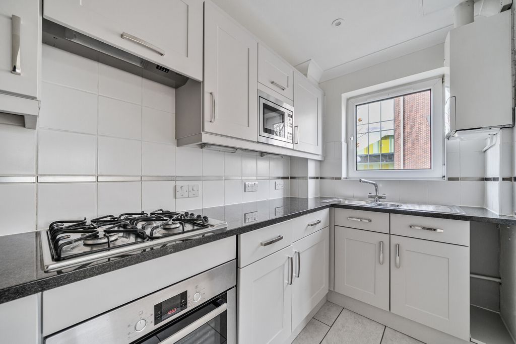 Property photo 3 of 20 Kitchen