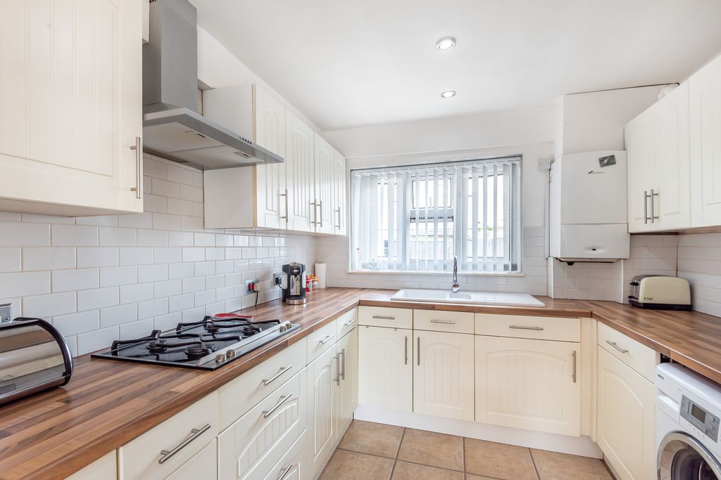 Property photo 2 of 6