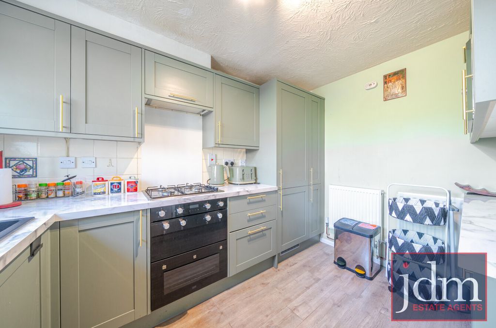Property photo 1 of 11 E6649121-0E5B-4B2...