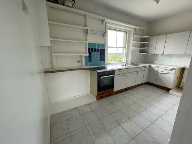 Property photo 3 of 7 Kitchen