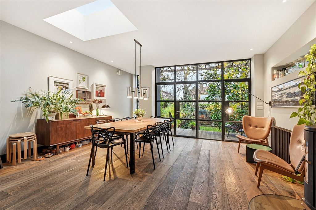 Property photo 2 of 22 Dining Room