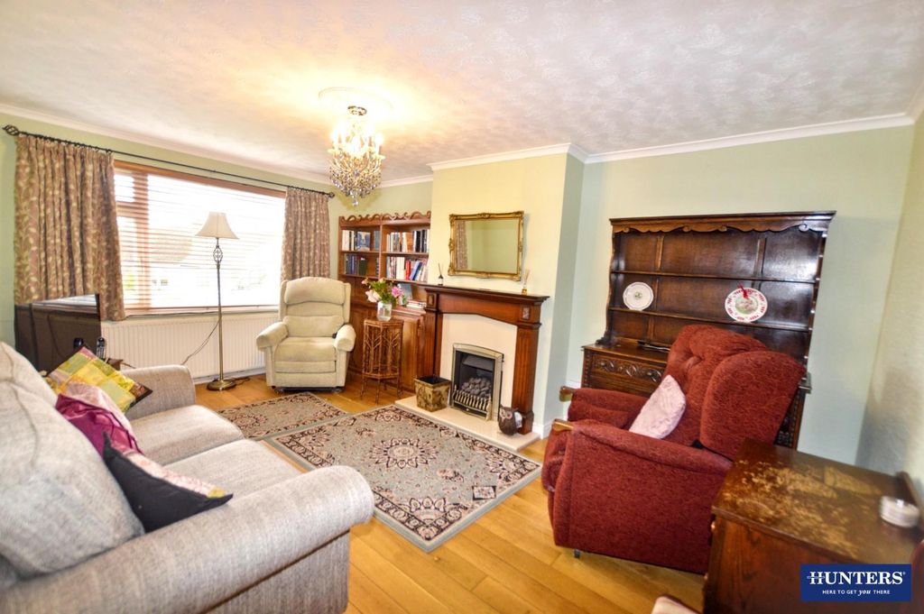 Property photo 3 of 7 Lounge