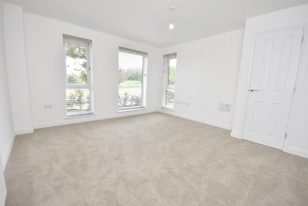 Property photo 2 of 8 \\172.24.32.4\Enterp
