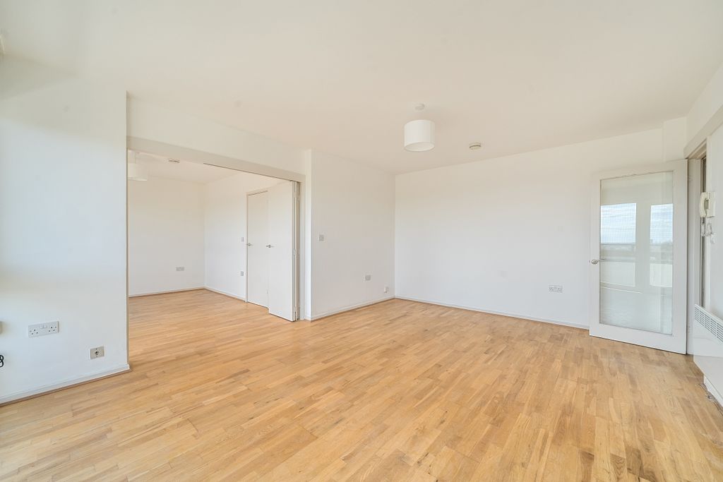 Property photo 2 of 10 1485789-3-6A42d23...