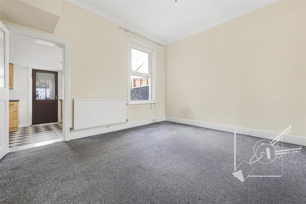 Property photo 3 of 32 B2G_8908.Jpg