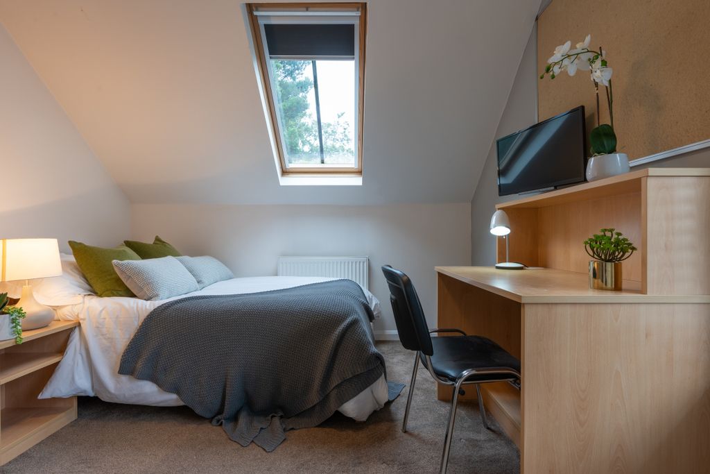 Property photo 2 of 11 Hope Court Flat 5 Bedroom 1