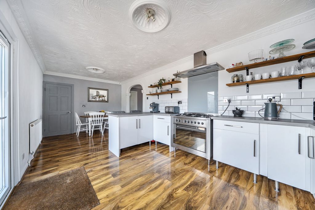 Property photo 3 of 14 Kitchen/Diner