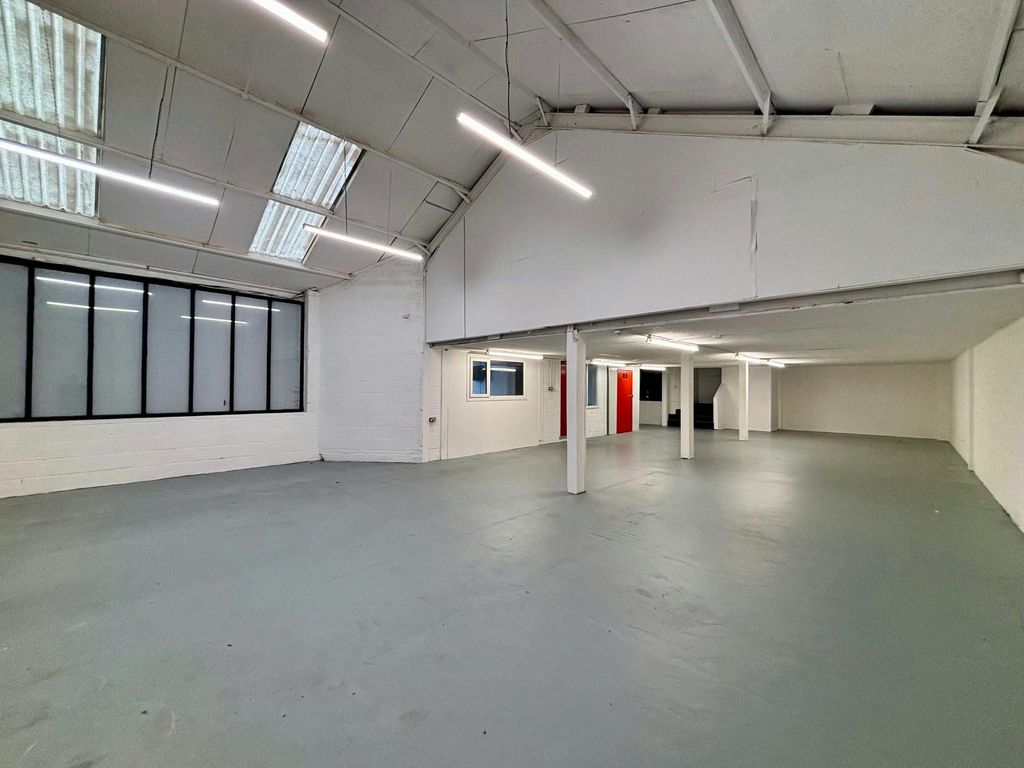 Property photo 2 of 10 Unit 2 07.Jpg