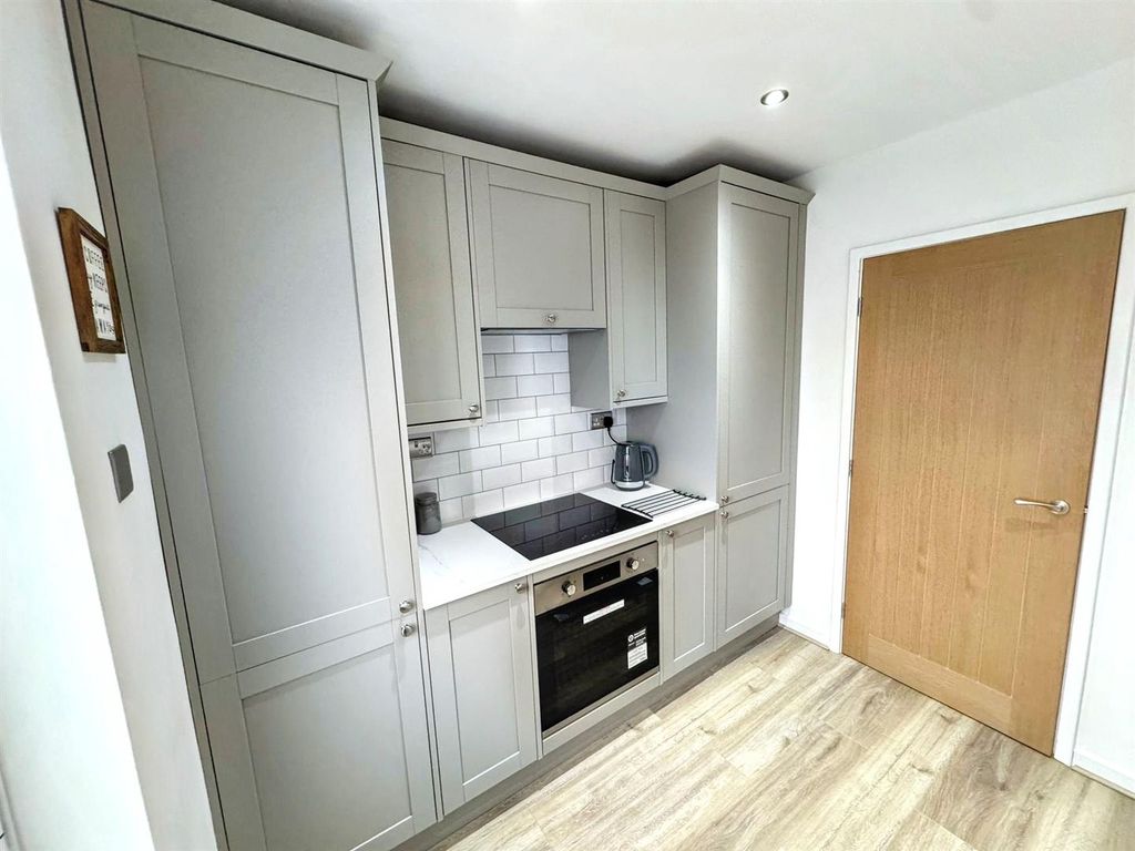 Property photo 2 of 22 4D4C54Fa-792D-444D-8571-23282F89287D.Jpg