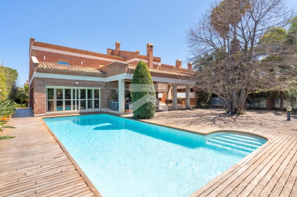 Property photo 1 of 50