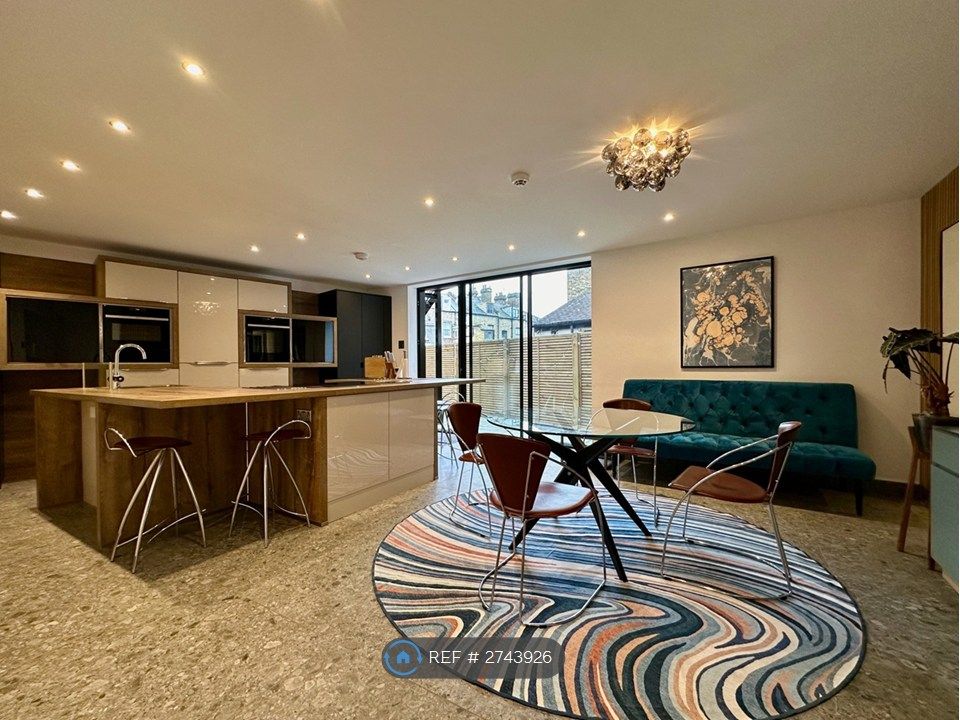 Property photo 3 of 16 Kithen Diner