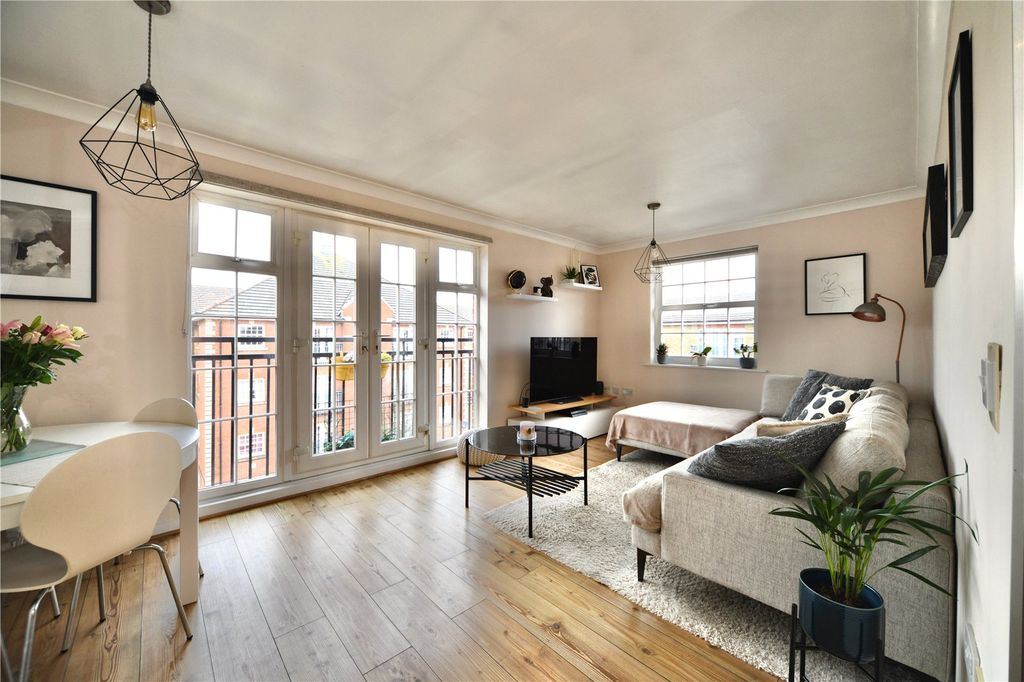 Property photo 2 of 24 Picture No. 14