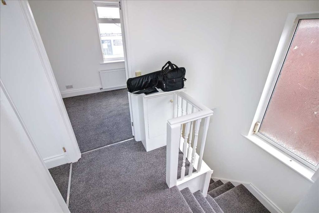 Property photo 2 of 10 Entrance