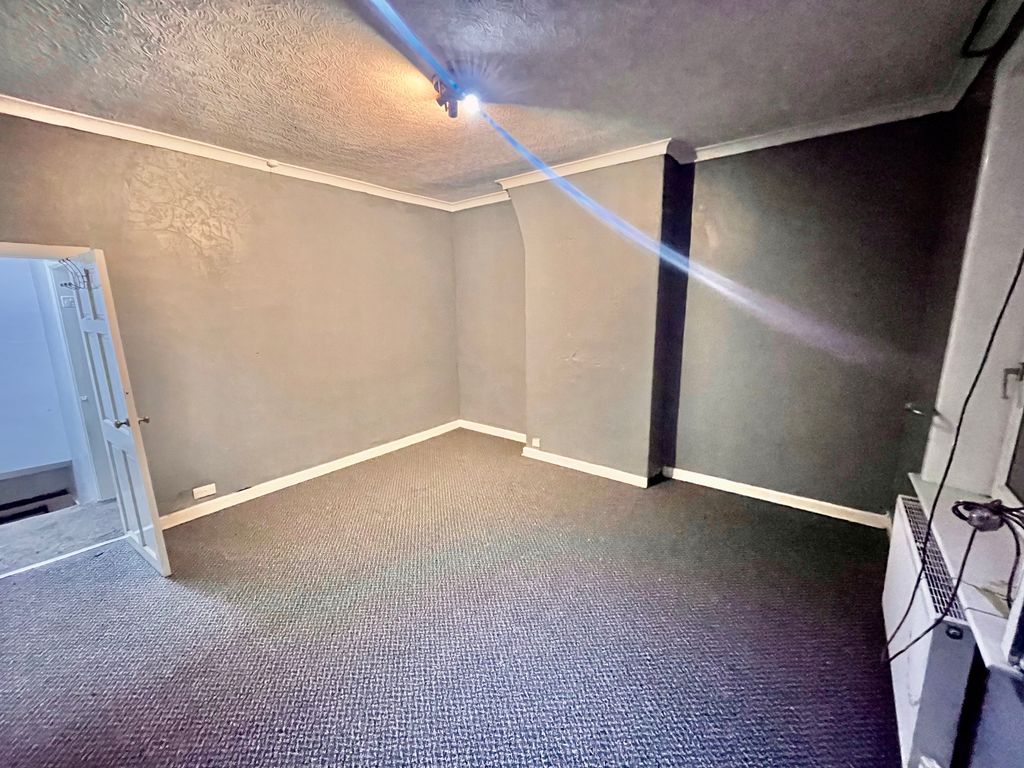 Property photo 3 of 3