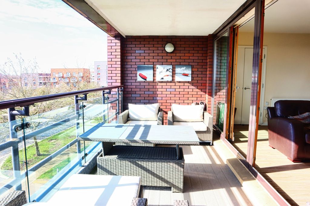 Property photo 3 of 16 Balcony