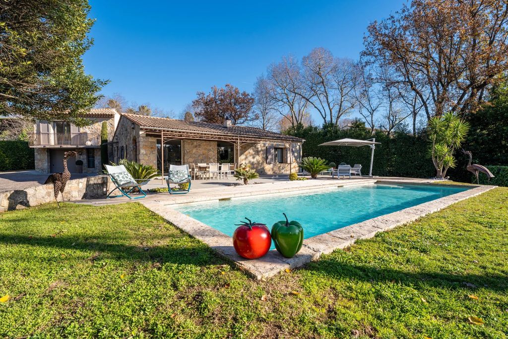 Property photo 2 of 34