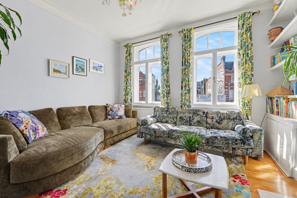 Property photo 2 of 13