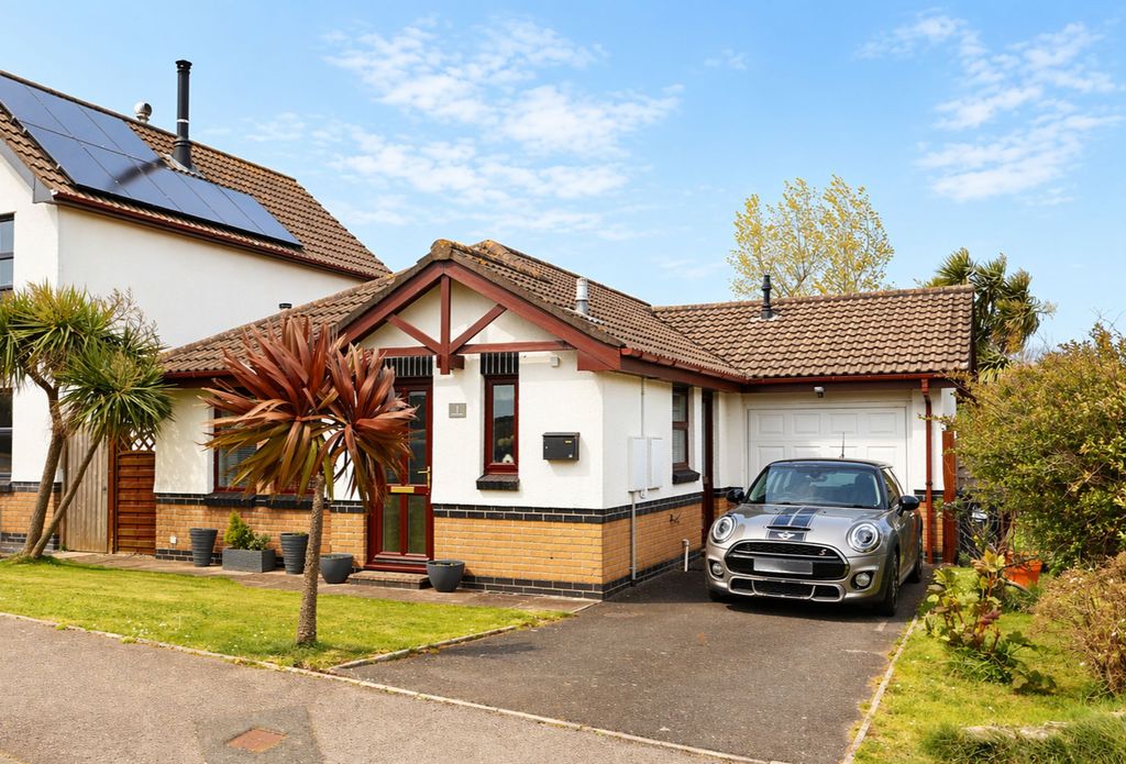 Property photo 1 of 18 External