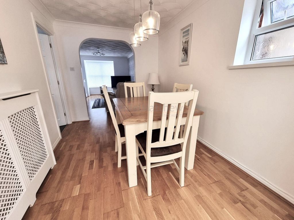 Property photo 3 of 21 Dining  Room