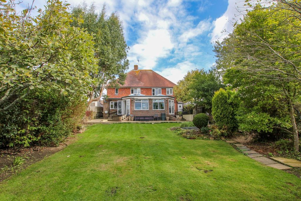 Property photo 1 of 28