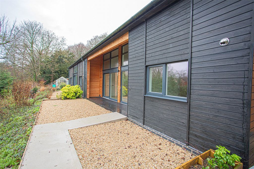 Property photo 1 of 14 Picture No. 30