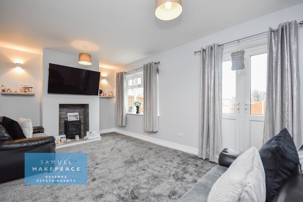 Property photo 3 of 17 Gallery