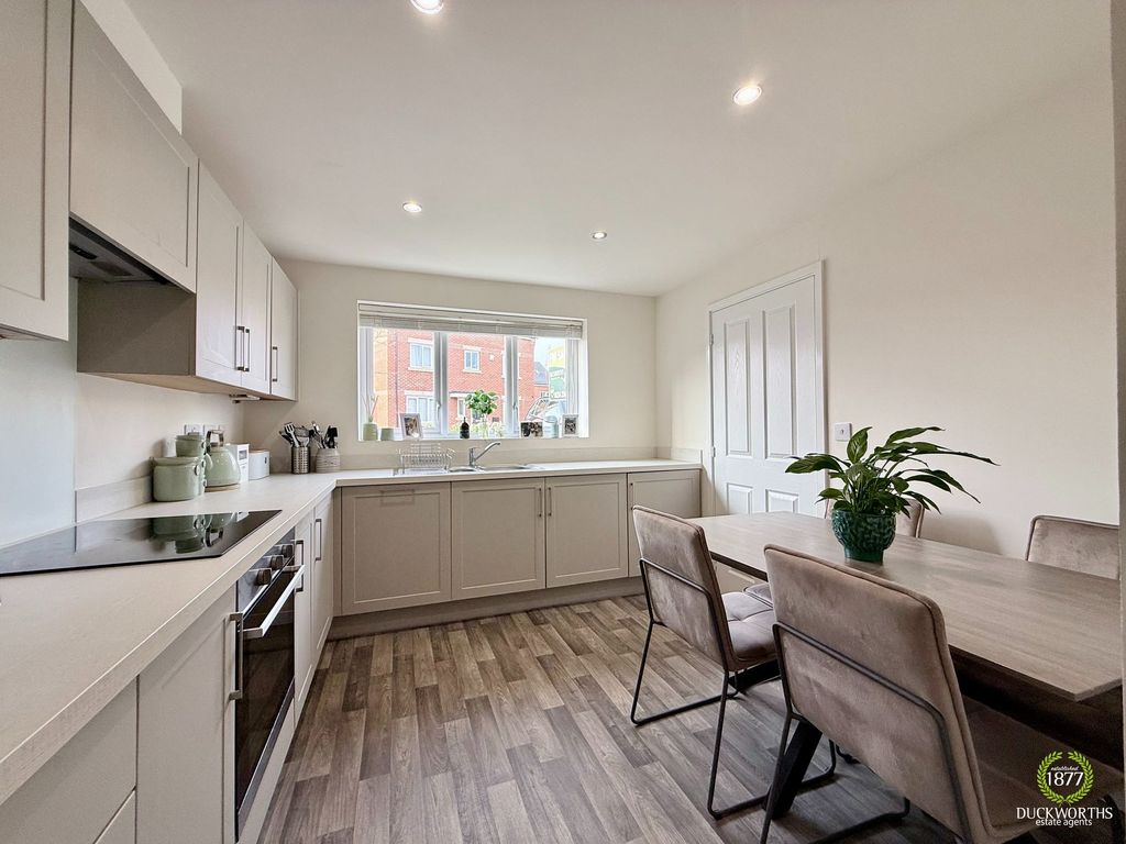 Property photo 3 of 27