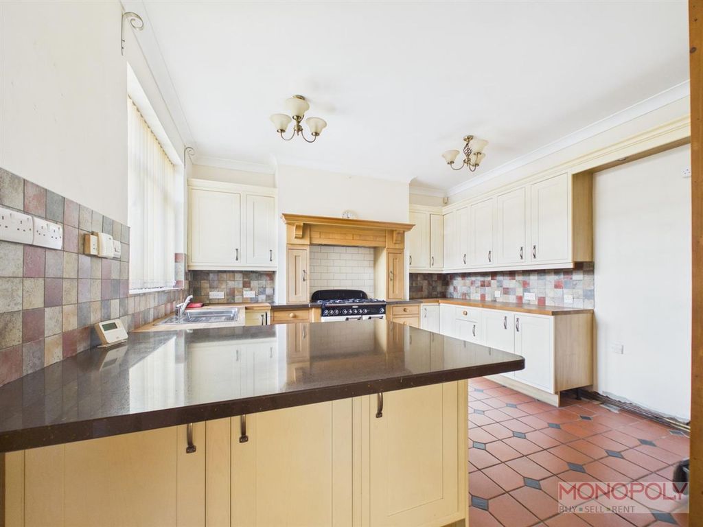 Property photo 3 of 27 Cam03815G0-Pr0454-Still005.Jpg
