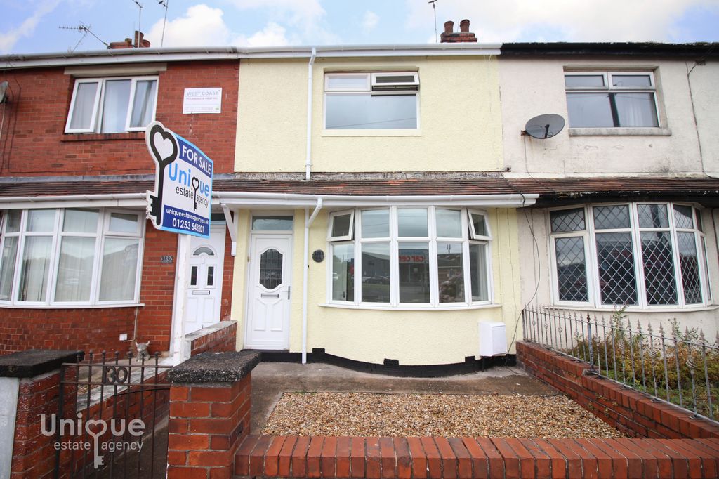Property photo 2 of 17