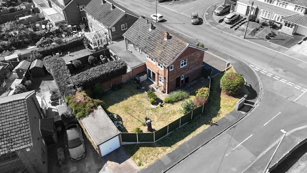 Property photo 1 of 33
