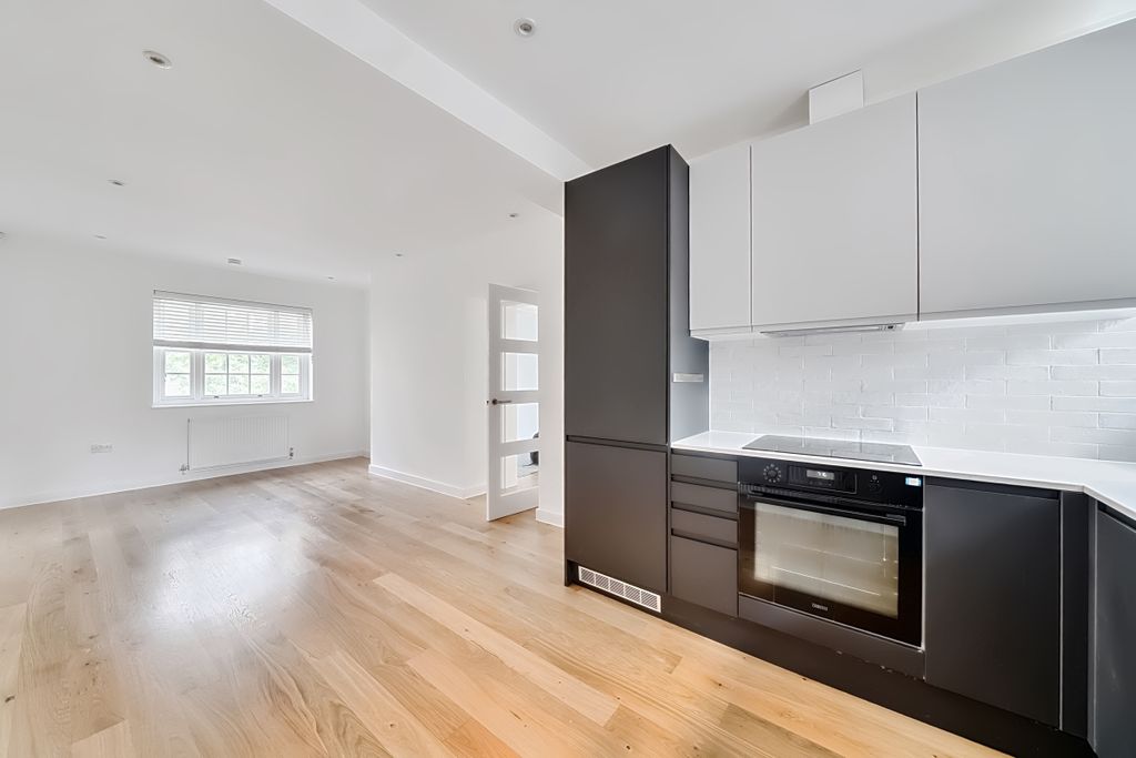 Property photo 3 of 15 1330891-10-6883Ad...