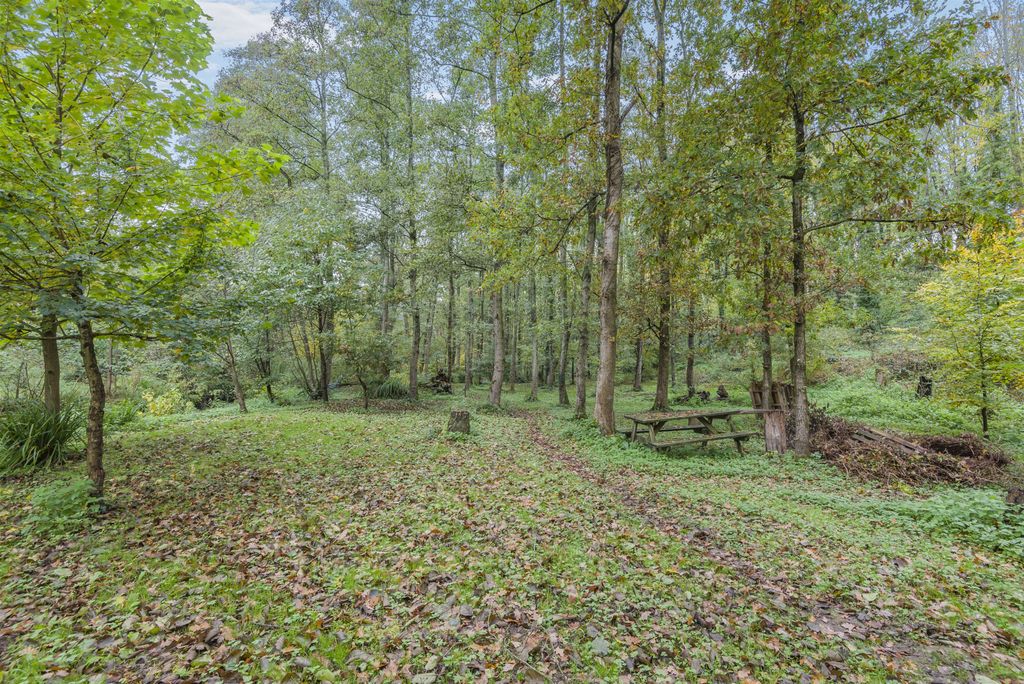 Property photo 2 of 33