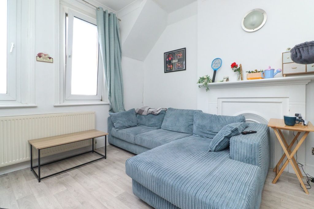 Property photo 2 of 9 Picture 2