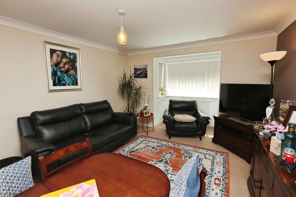 Property photo 3 of 17 Photo