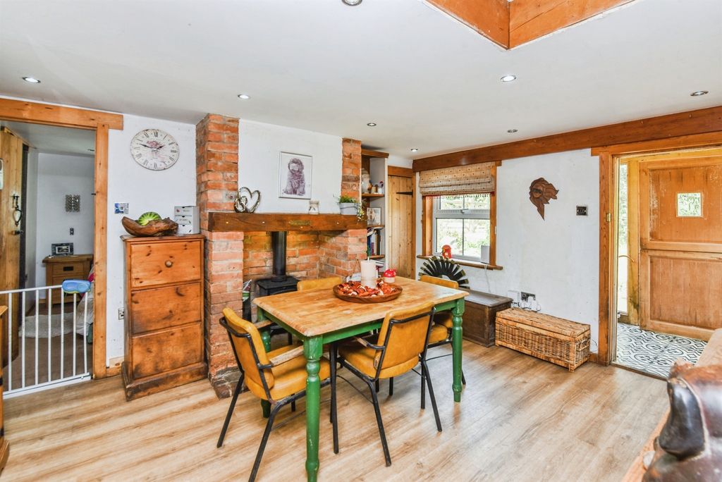 Property photo 2 of 18