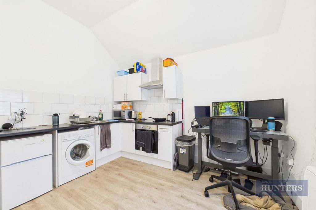 Property photo 3 of 8 Cam05152G0-Pr0207-Still004.Jpg