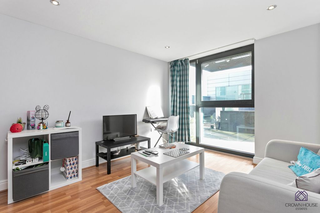 Property photo 2 of 12