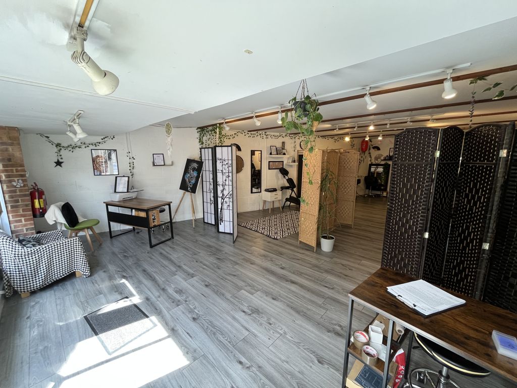 Property photo 3 of 5 Gallery