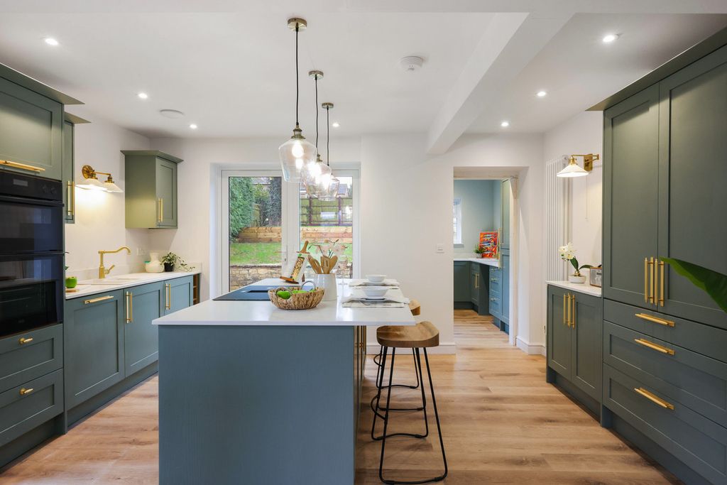 Property photo 2 of 50