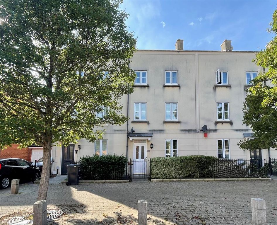 Property photo 1 of 18 Front