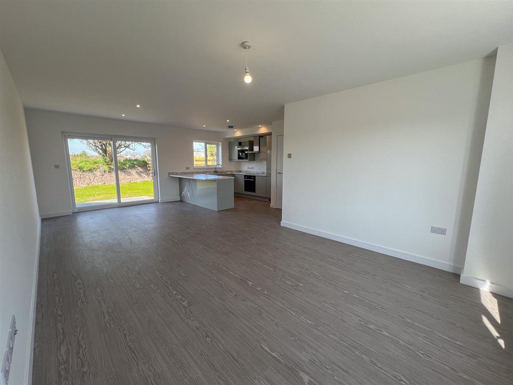 Property photo 2 of 17 2 Oatlands Development-17.Jpg