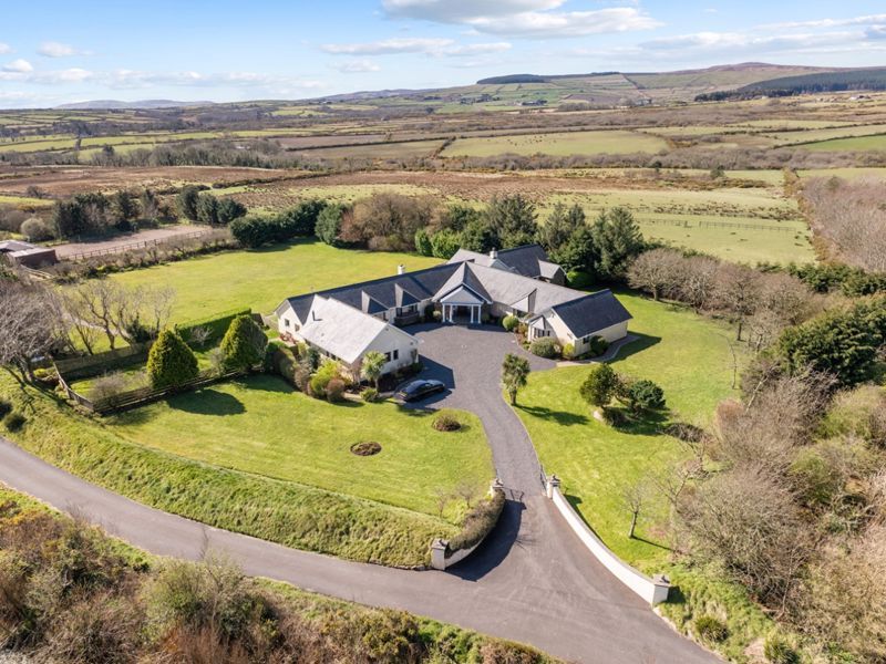 Property photo 3 of 33 Middlemede