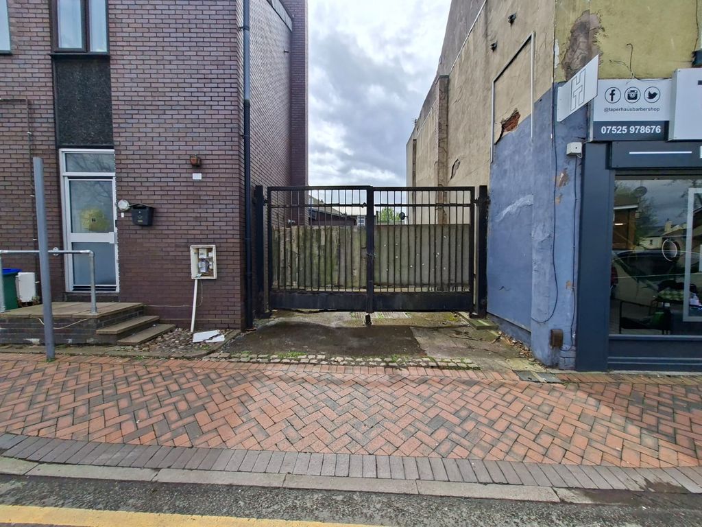 Property photo 1 of 4