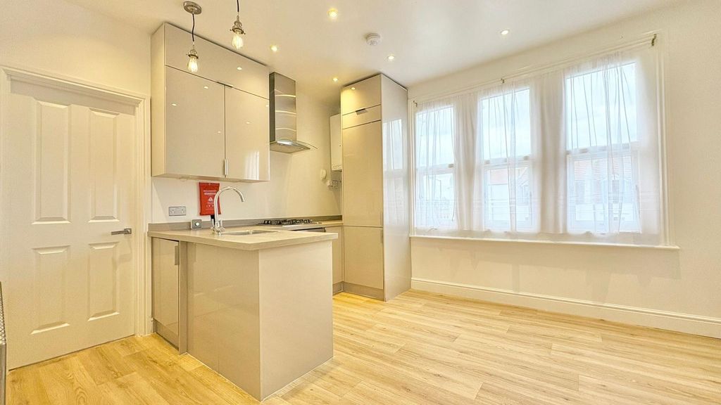Property photo 1 of 4 Kitchen