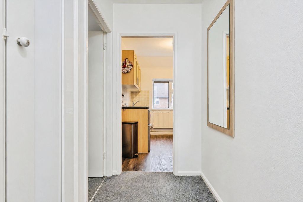 Property photo 2 of 9 4.4