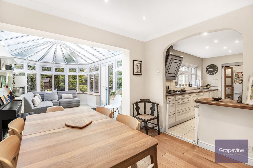 Property photo 3 of 30