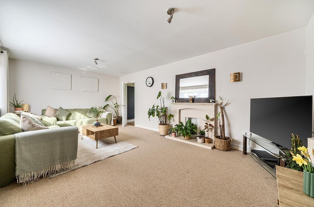 Property photo 2 of 18 12 Westwood Gardens (1).Jpg